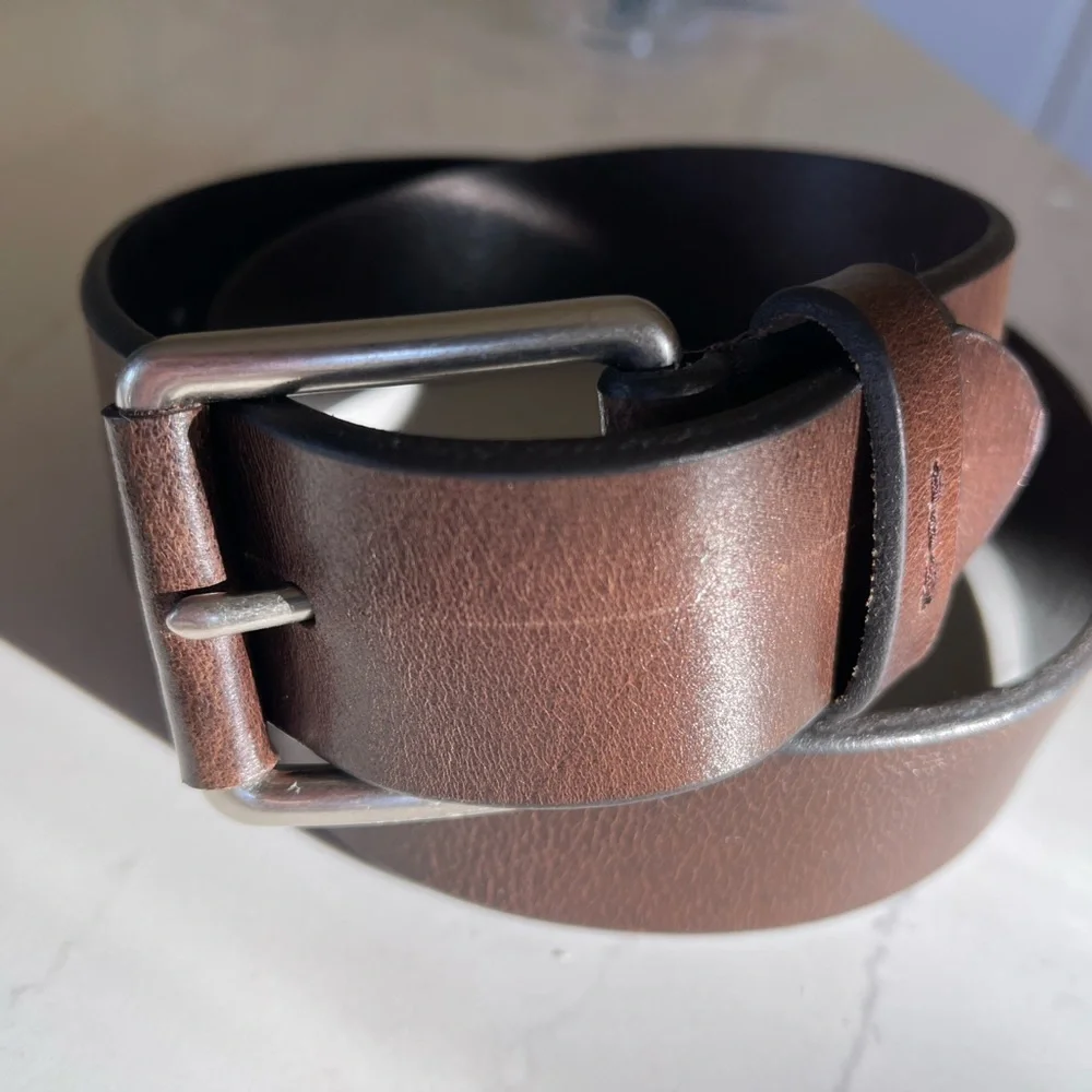 Wrangler Men’s Brown Leather Belt with leather detail on buckle. 32